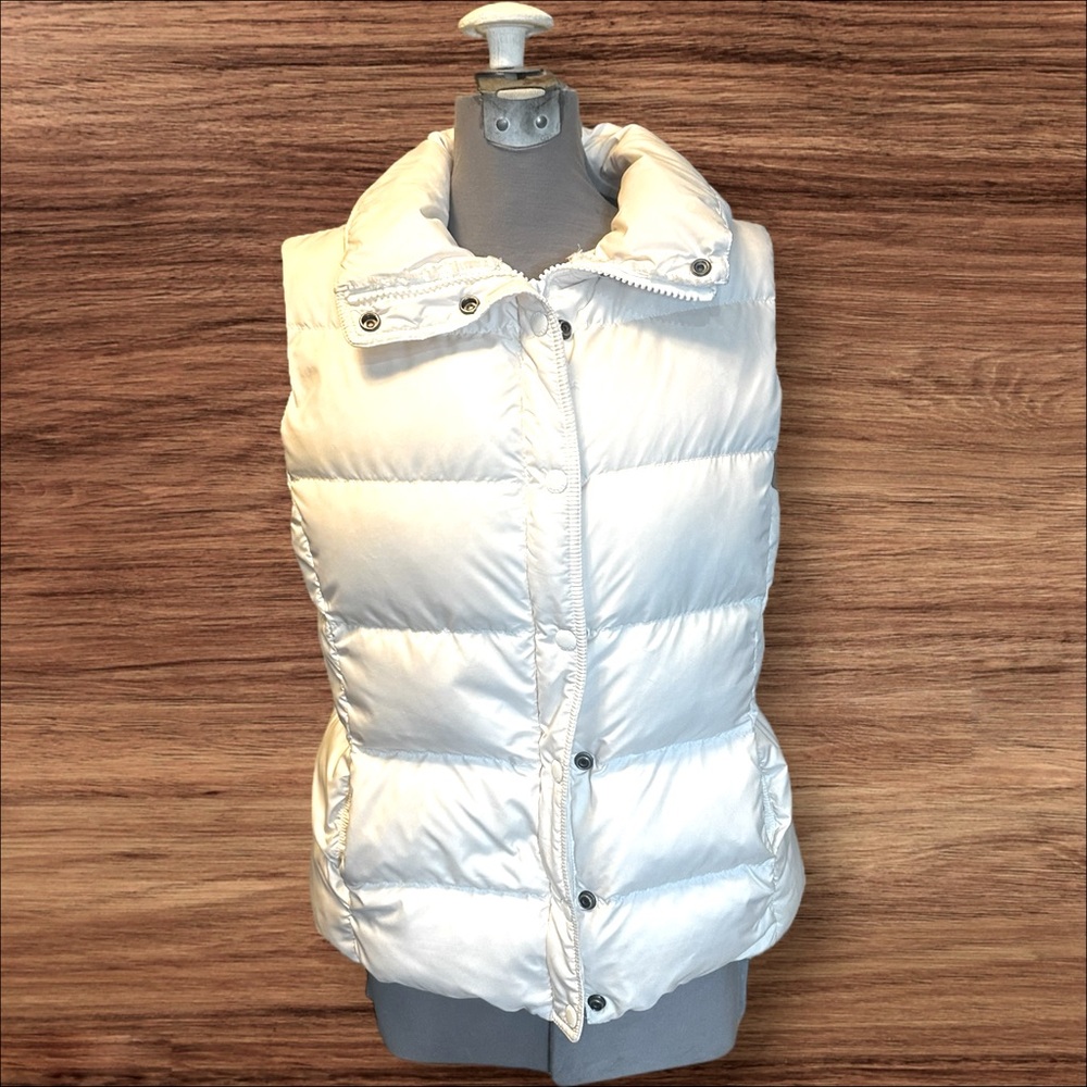 J.Crew White Puffer Vest – Size M – Waist Drawstring, Zip & Button Front